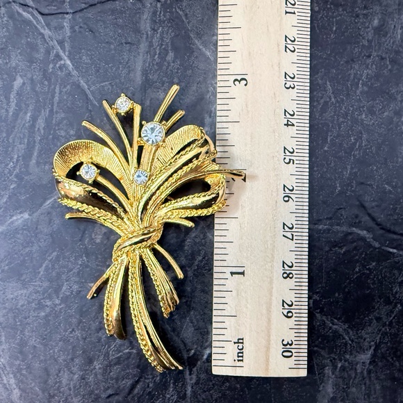 Vintage Brooch Lot (8) - Picture 2 of 16